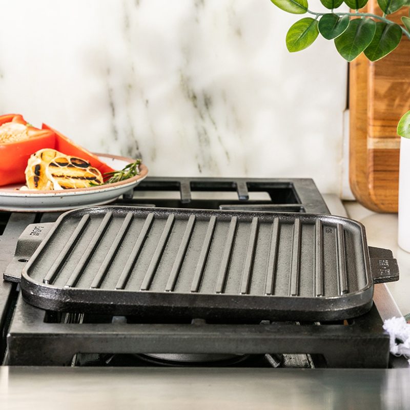 Lodge 10.5" Cast Iron Reversible Grill / Griddle - 6